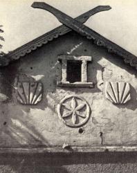 Резные украшения стены жилого дома. Лазо. Иллюстрация из книги «Каменный цветок Молдавии». Гоберман Д.Н. 1970